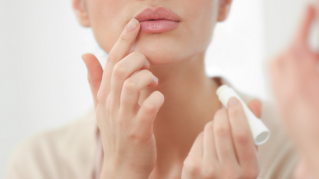 Choosing-the-Right-Lip-Care-A-Guide-to-Ingredients dermatologists.pk