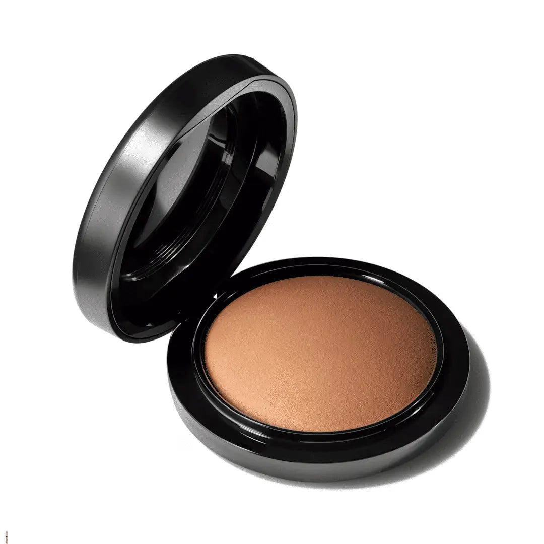 MAC NATURAL FINISH POWDER IN MEDIUM GOLDEN