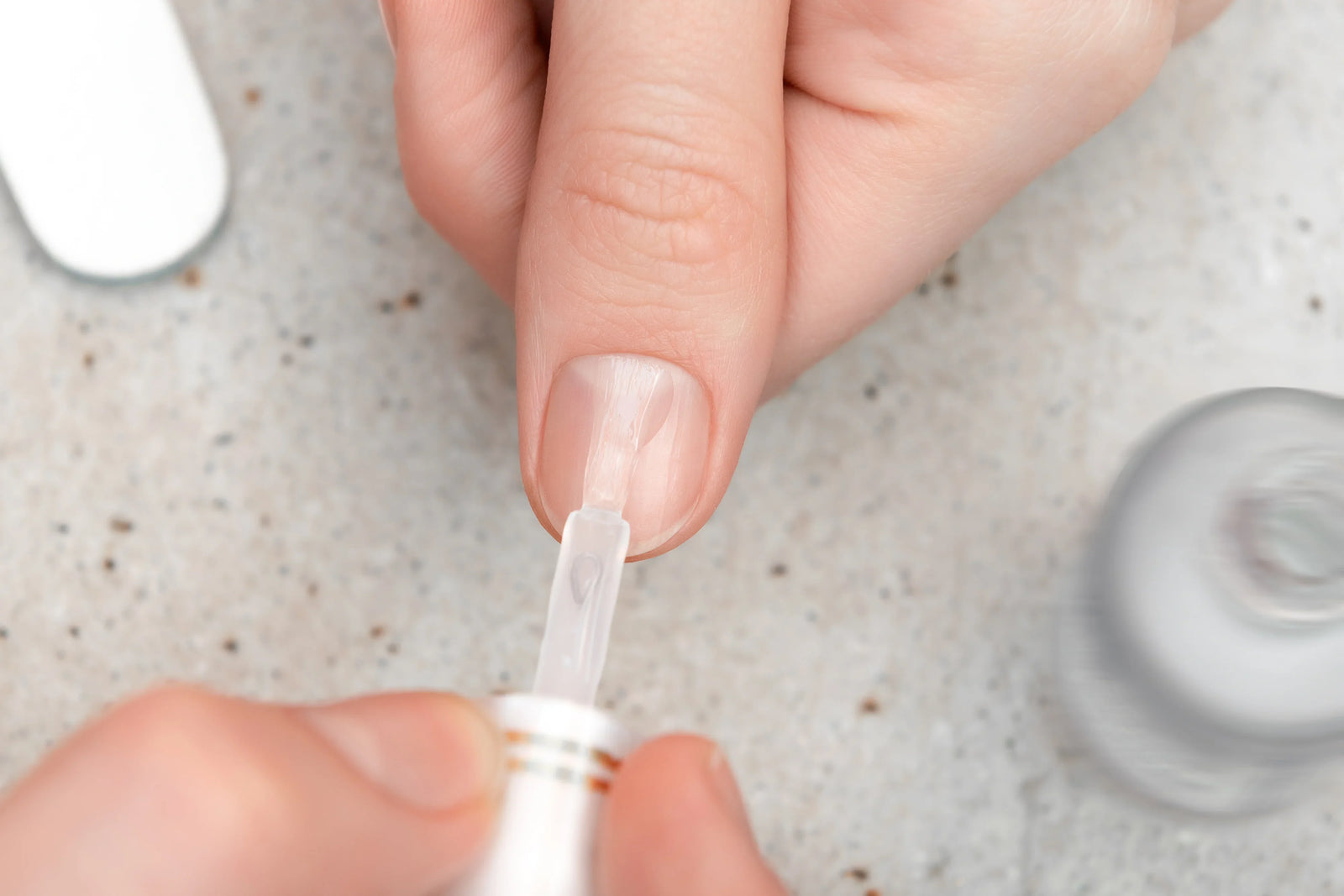 onychonil nail paint