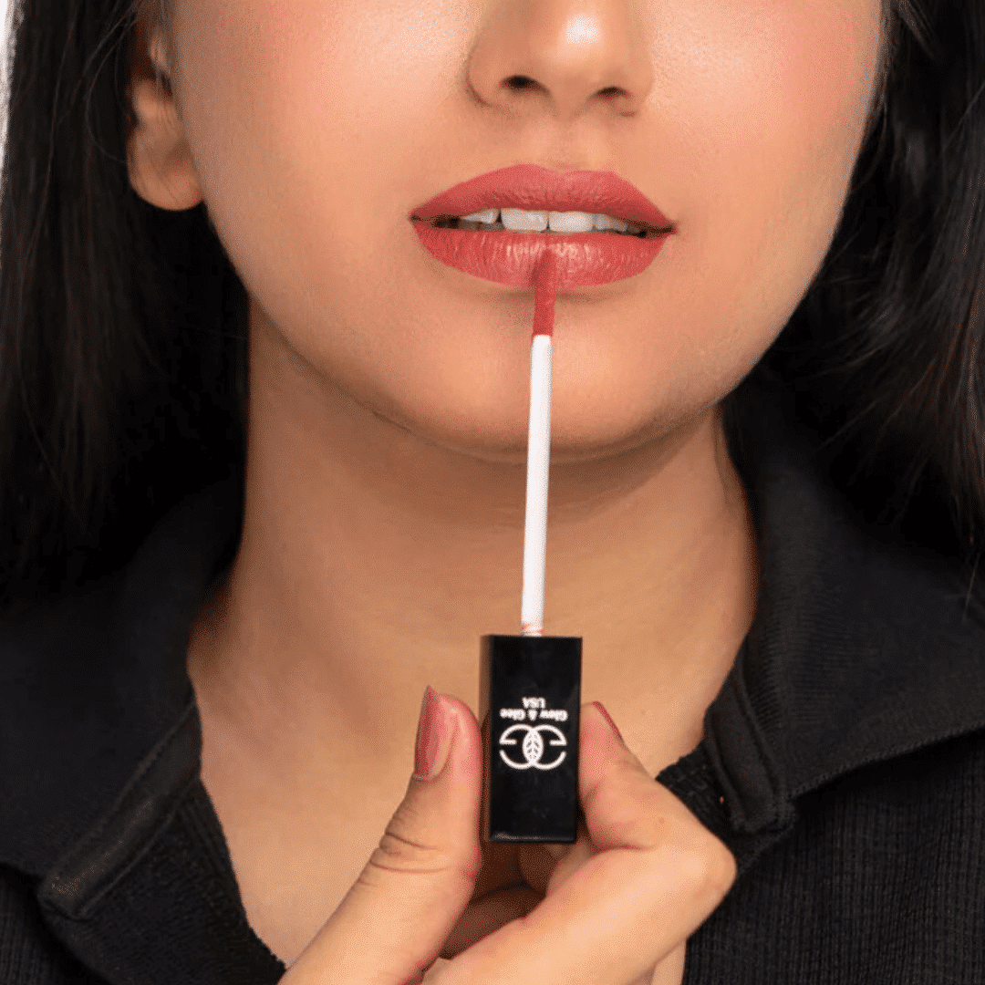 Glow and Glee 306 Magic Kiss Lip Gloss – Unleash Your Inner Glow - dermatologists.pk