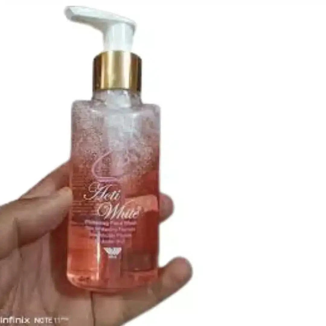 whitening face wash in Pakistan for oily skin